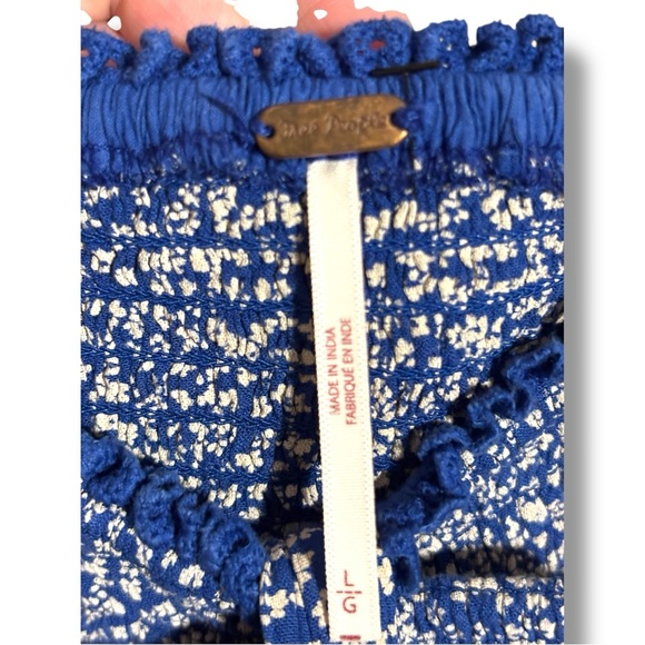 Free People Cropped Sweatheart Neckline V-neck 3/4 Sleeve Blue Floral Blouse - Picture 9 of 16